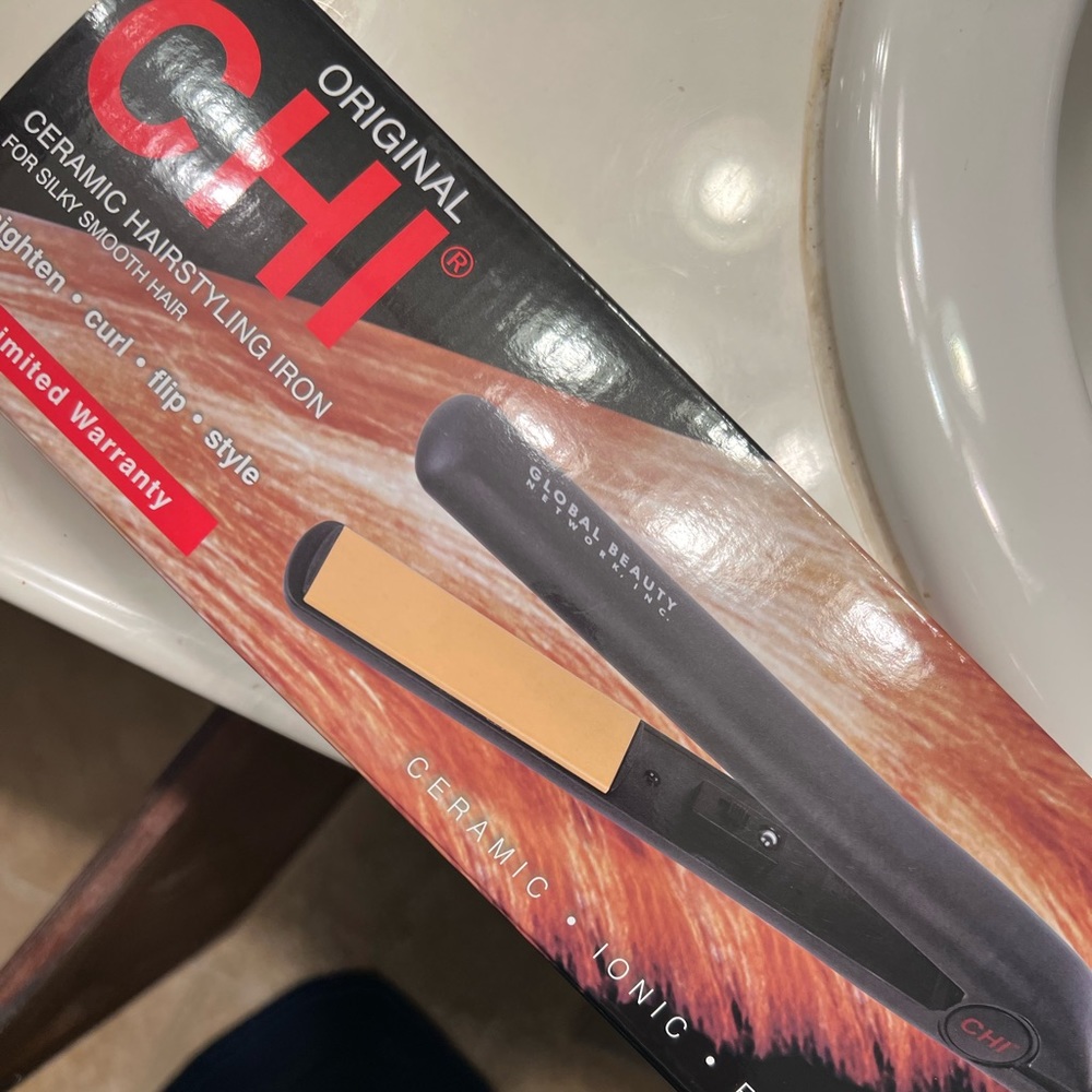 CHI hair straightener